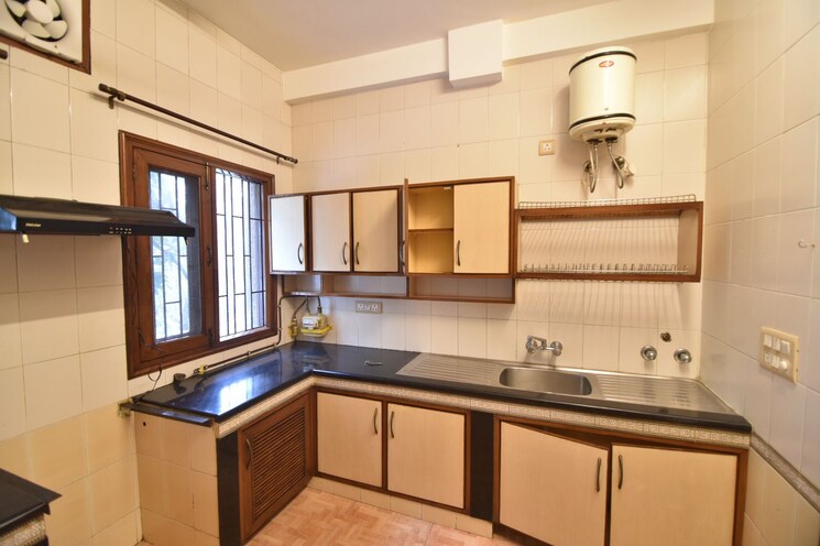 Kitchen, defence colony 3 Bedroom 300 Sq.Yd. Builder Floor In Defence Colony Delhi 8796376