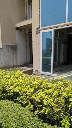 5 BHK Villa – Garden View at Mahagun Meadows Villas, Sector 150 - for Sale