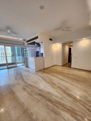 Room in 3 BHK Apartment at Supertech Supernova Nova Residences, Sector 94 – for Rent
