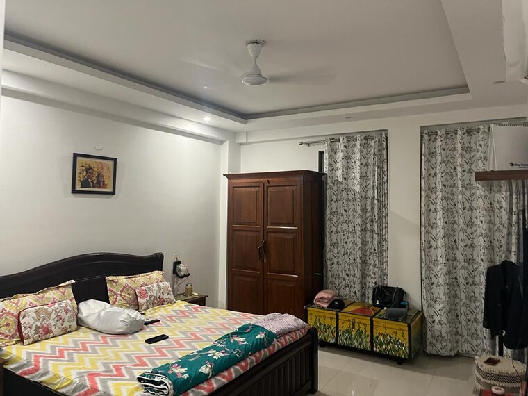 Bedroom, ardee-city 5 Bedroom 300 Sq.Yd. Builder Floor In Sector 52 Gurgaon 8796436