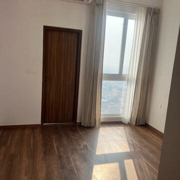 Room in 4 BHK Apartment at Conscient Hines Elevate, Sector 59 – for Rent