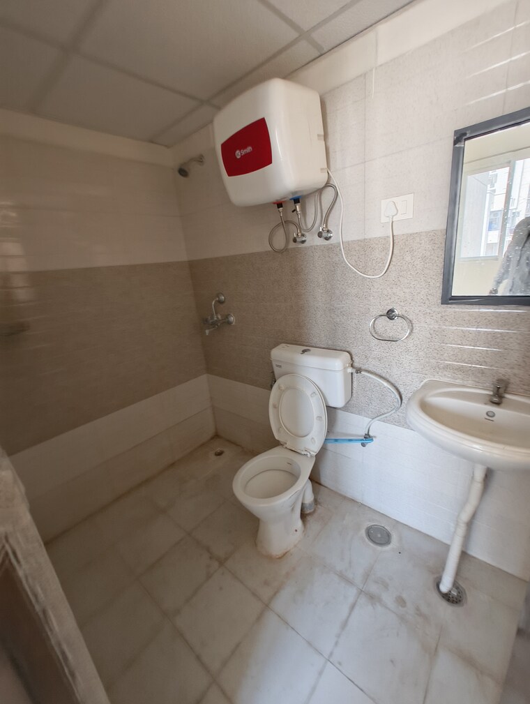 Bathroom, signature-global-orchard-avenue 2 Bedroom 577 Sq.Ft. Apartment In Sector 93 Gurgaon 8796482