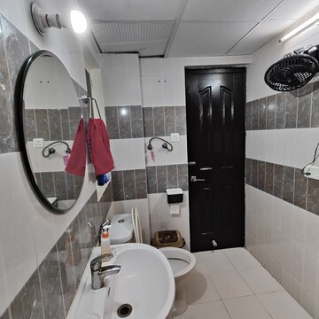 Team Area in 2.5 BHK Apartment at Jm Orchid, Sector 76 – for Rent