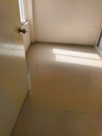 Room in 2 BHK Apartment at Shree Vardhman Green Court, Sector 90 – for Rent