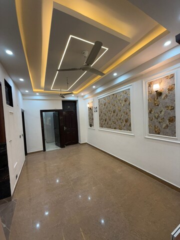 Room in 2 BHK Builder Floor at Magadh Apartment, Gyan Khand ii – for Sale