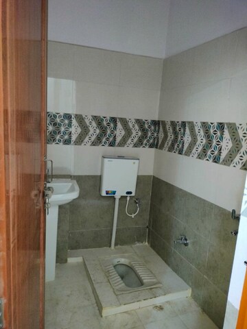 Bathroom in 2 BHK Independent House at Indira Nagar – for Rent