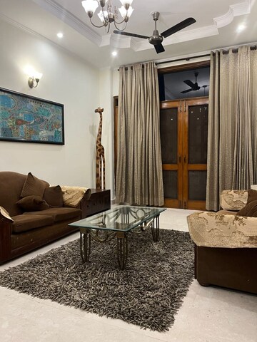 Living Room in 3 BHK Builder Floor at Defence Colony – for Rent