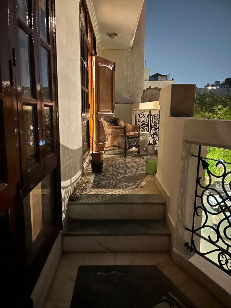 Other, defence colony 3 Bedroom 1990 Sq.Ft. Builder Floor In Defence Colony Delhi 8796513