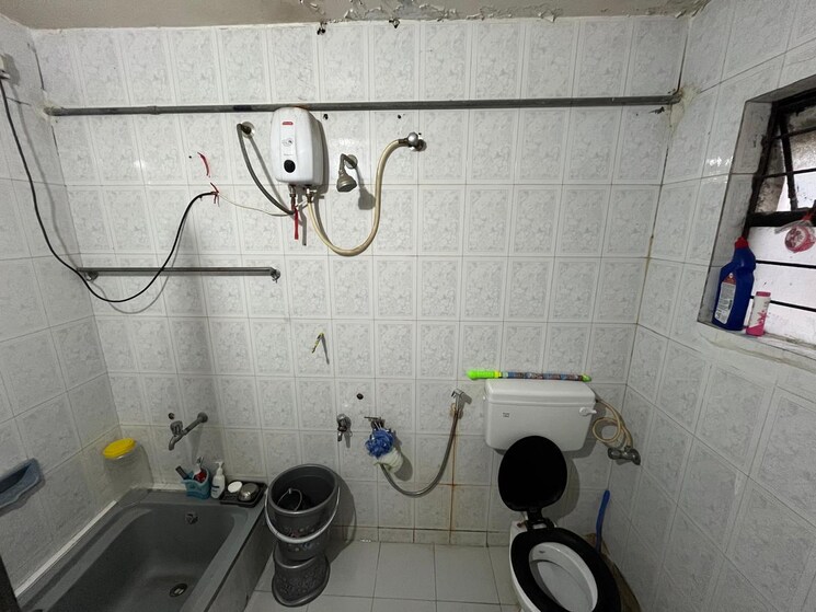 Bathroom, vrindavan-park-kothrud 2 Bedroom 1000 Sq.Ft. Apartment In Kothrud Pune 8796539