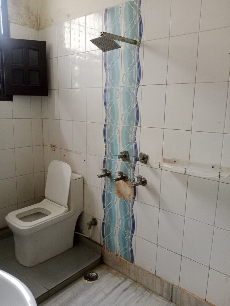 Bathroom, sector 18 2.5 Bedroom 1752 Sq.Ft. Builder Floor In Sector 18 Panipat 8796560