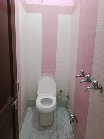 Bathroom in 2.5 BHK Builder Floor at Sector 18 – for Rent