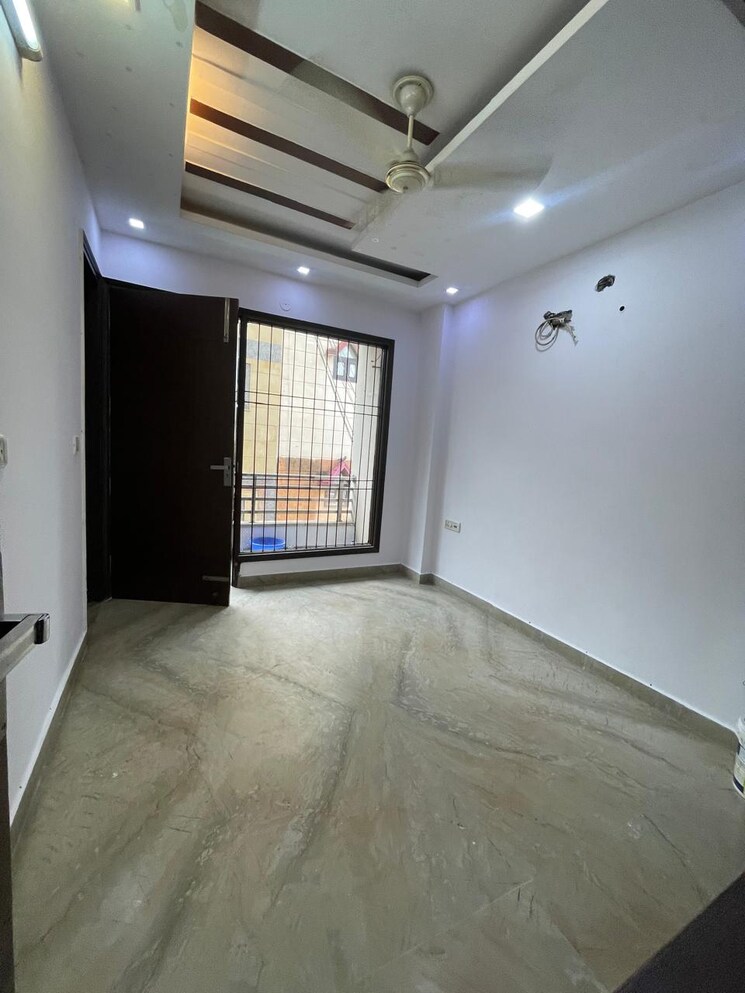 Room, burari 2 Bedroom 75 Sq.Yd. Builder Floor In Burari Delhi 8796557