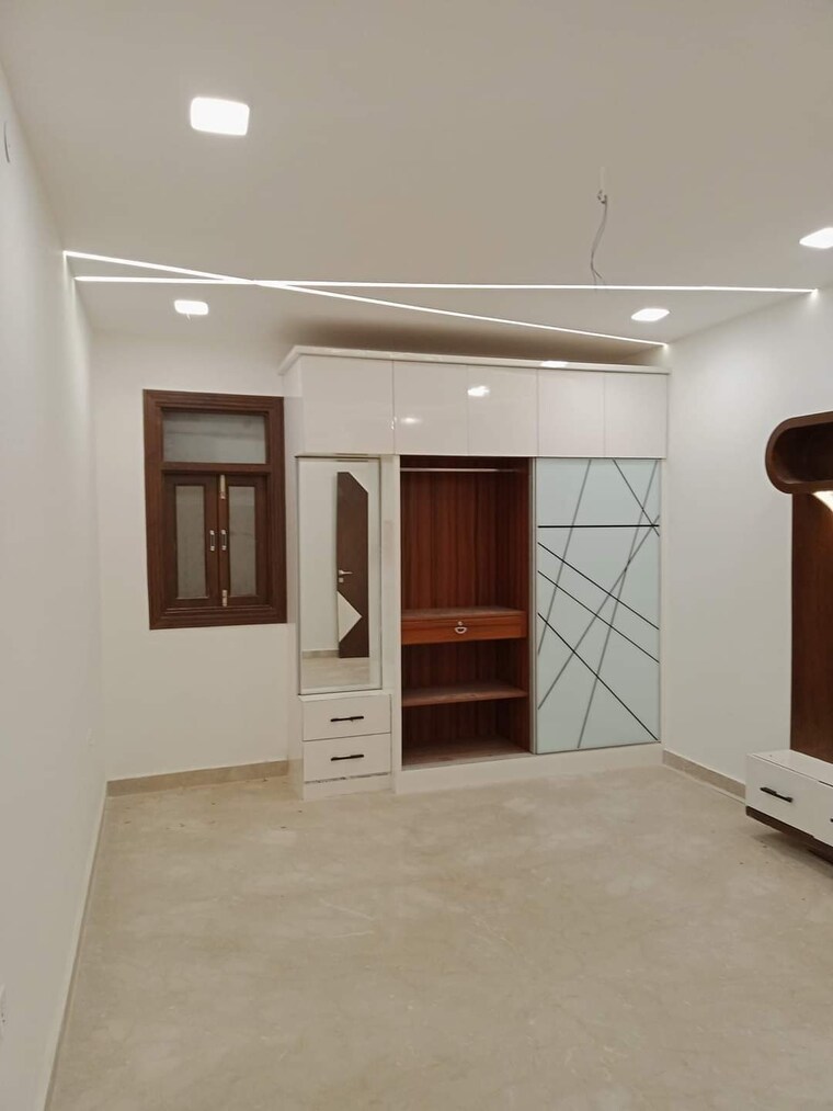 Room, burari 2 Bedroom 75 Sq.Yd. Builder Floor In Burari Delhi 8796573