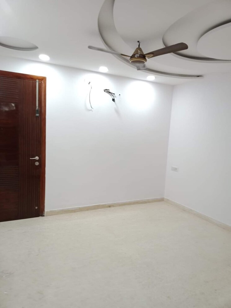 Room, burari 2 Bedroom 75 Sq.Yd. Builder Floor In Burari Delhi 8796573