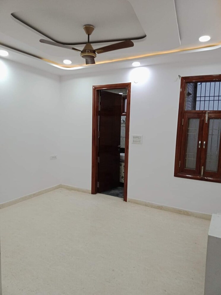 Room, burari 2 Bedroom 75 Sq.Yd. Builder Floor In Burari Delhi 8796573