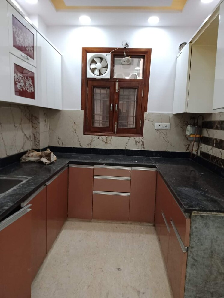 Kitchen, burari 2 Bedroom 75 Sq.Yd. Builder Floor In Burari Delhi 8796573