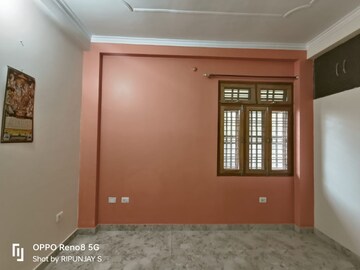 Room in 2.5 BHK Independent House at Gomti Nagar – for Rent