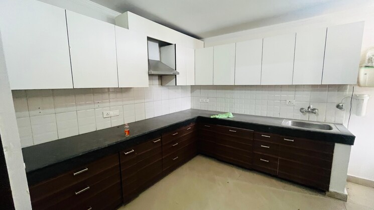 Kitchen, maya-garden-city 3 Bedroom 1852 Sq.Ft. Apartment In Lohgarh Zirakpur 8796589