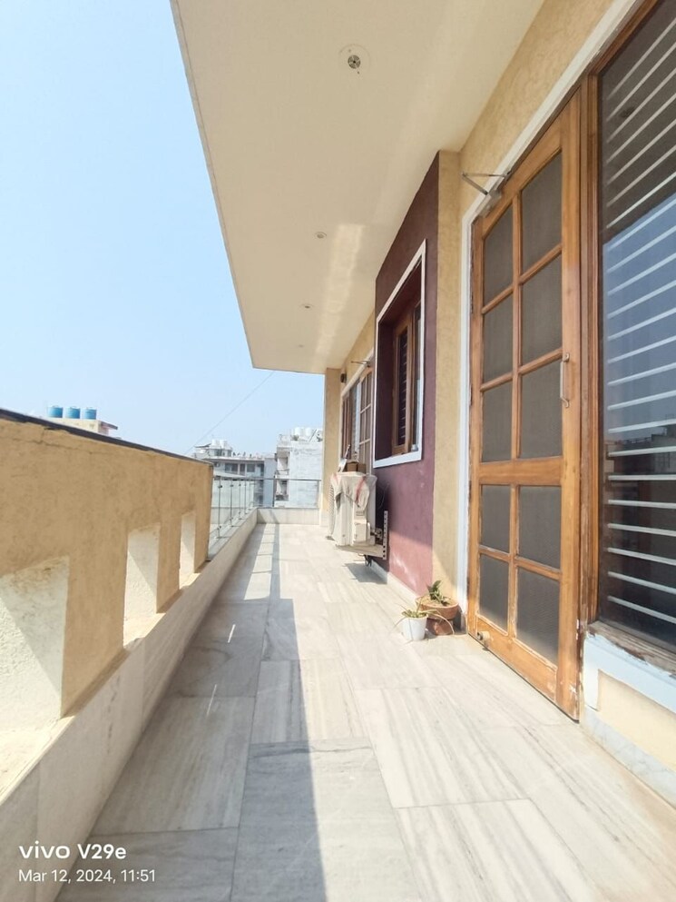 Balcony, sector 57 3 Bedroom 204 Sq.Yd. Builder Floor In Sector 57 Gurgaon 8796600