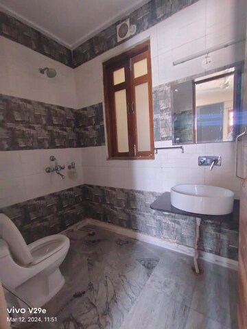 Attached Bathroom in 3 BHK Builder Floor at Sector 57 – for Rent