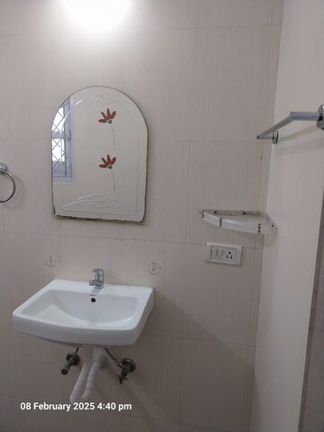 Bathroom in 3 BHK Apartment at Ansal Sushant Lok I, Sector 43 – for Rent