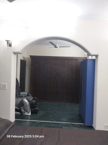 Bathroom in 3 BHK Apartment at Ansal Sushant Lok I, Sector 43 – for Rent