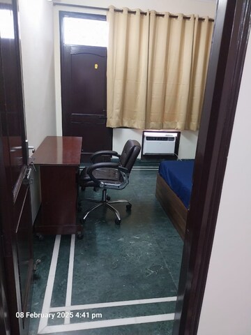 Team Area in 3 BHK Apartment at Ansal Sushant Lok I, Sector 43 – for Rent