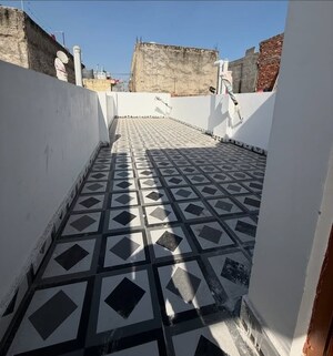 Terrace in 2.5 BHK Builder Floor at Sector 29 – for Sale