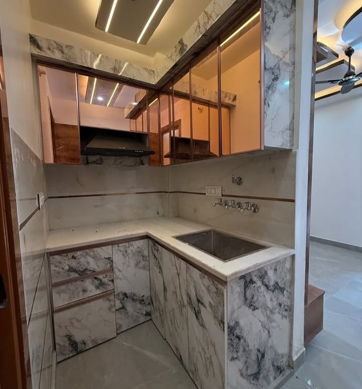 2.5 BHK + Pooja Room,Extra Room Builder Floor For Sale in Building Floor 