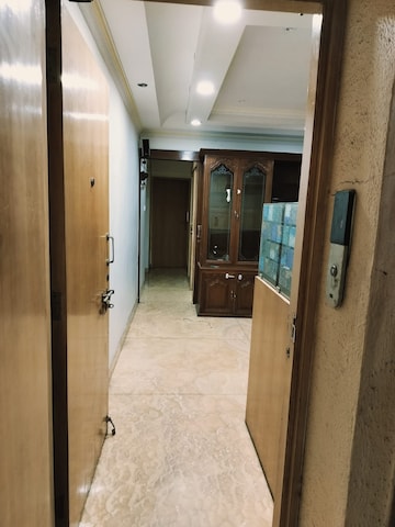 Building Lobby in 2 BHK Apartment at Suman Nagar CHS, Chembur – for Rent