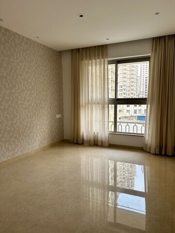 Room in 3 BHK Apartment at Hiranandani Highland, Powai – for Rent