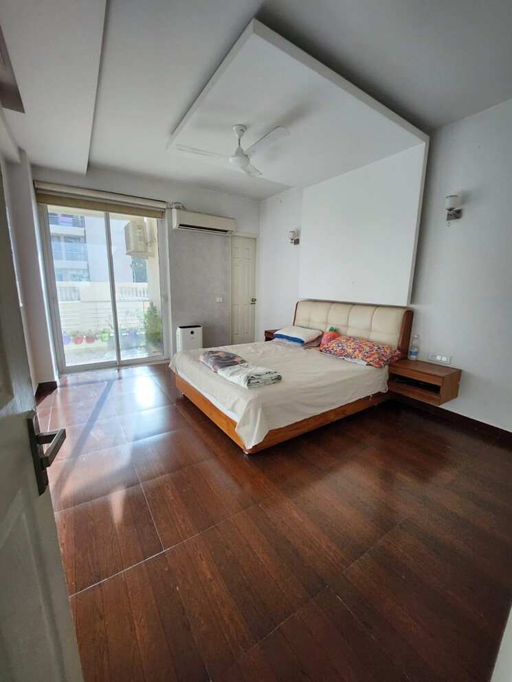 Bedroom, varun-c-g-h-society 4 Bedroom 3800 Sq.Ft. Apartment In Sector 52 Gurgaon 8796662