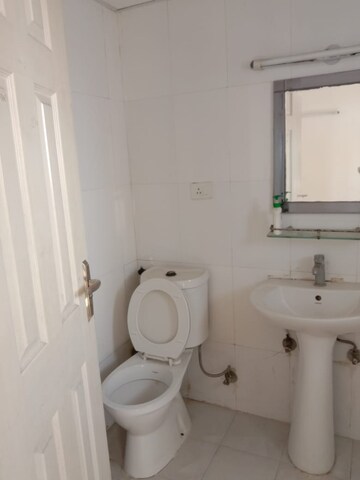 2 BHK Apartment For Sale in Supertech Cape Town, Sector 74