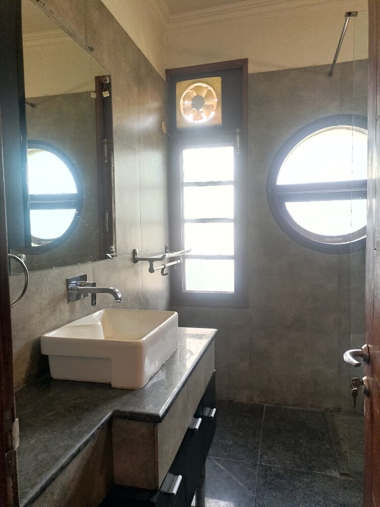 Bathroom, saket 3 Bedroom 1800 Sq.Ft. Apartment In Saket Delhi 8796672