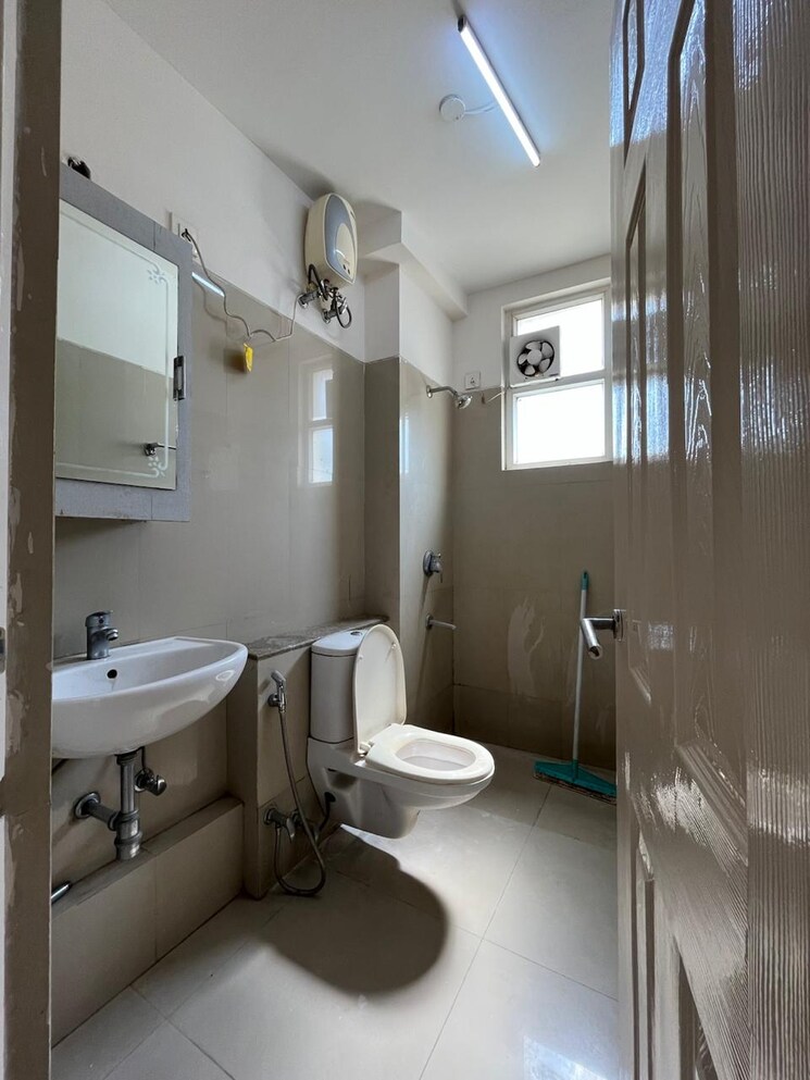 Master Bedroom, m3m-merlin 3 Bedroom 2025 Sq.Ft. Apartment In Sector 67 Gurgaon 8796704