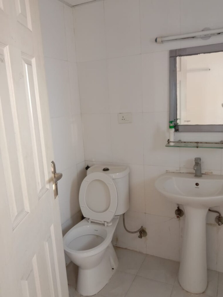 Bathroom, supertech-cape-town 2 Bedroom 1082 Sq.Ft. Apartment In Sector 74 Noida 8796715