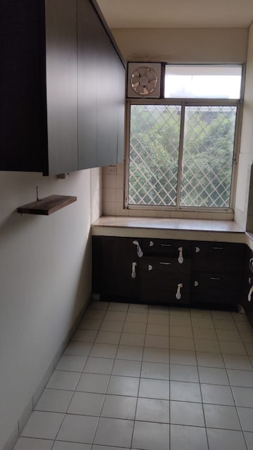 Furnished Amenities in 2 BHK Apartment at DLF The Princeton Estate, Dlf Phase V – for Rent