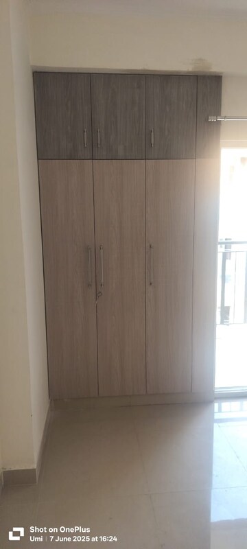 Furnished Amenities in 3 BHK Apartment at Amrapali Centurian Park, Tech Zone 4 Greater Noida – for Rent