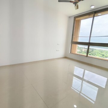 Room in 2 BHK Apartment at Hiranandani Delanna, Hiranandani Estate – for Rent