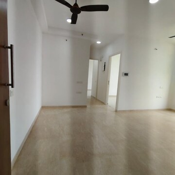 Room in 2 BHK Apartment at Hiranandani Delanna, Hiranandani Estate – for Rent