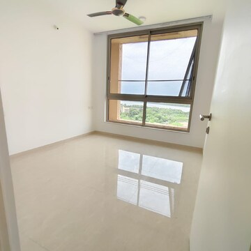 Room in 2 BHK Apartment at Hiranandani Delanna, Hiranandani Estate – for Rent
