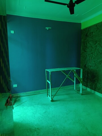 Room in 2 BHK Apartment at Vashisht Heights, Sector 87 – for Rent