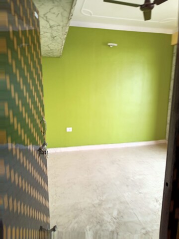 Room in 2 BHK Apartment at Vashisht Heights, Sector 87 – for Rent