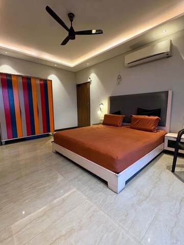 Bedroom in 4 BHK Apartment at Shree Balaji CGHS, Sector 45 – for Sale