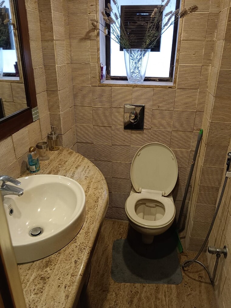Bathroom, peddar road 3 Bedroom 1500 Sq.Ft. Apartment In Peddar Road Mumbai 8796863
