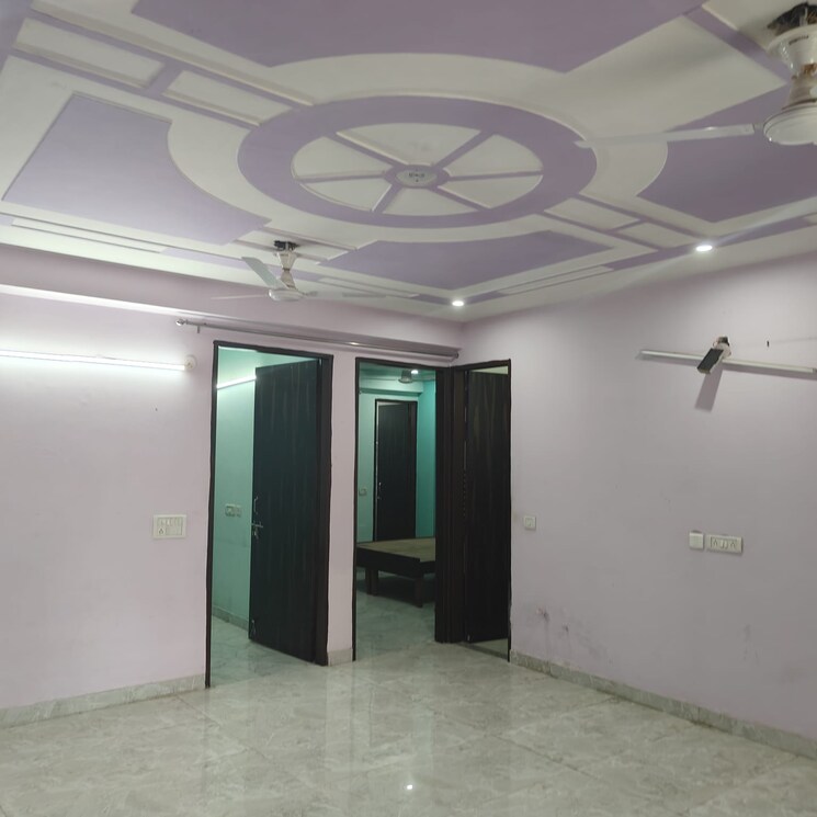 Room, sector 52 3.5 Bedroom 2000 Sq.Ft. Builder Floor In Sector 52 Gurgaon 8796882