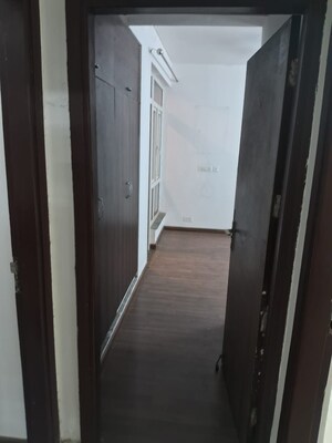 Building Lobby in 3 BHK Builder Floor at BPTP Parkland Pride Phase 2, Sector 77 – for Sale