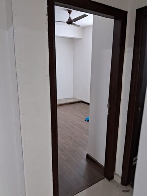 Building Lobby in 3 BHK Builder Floor at BPTP Parkland Pride Phase 2, Sector 77 – for Sale