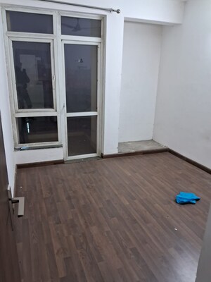 Room in 3 BHK Builder Floor at BPTP Parkland, Sector 75 – for Sale