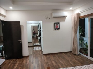 Room in 3 BHK Apartment at Rajapushpa Regalia, Kokapet – for Rent